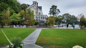 courtyard at Inn at Taughannock Falls