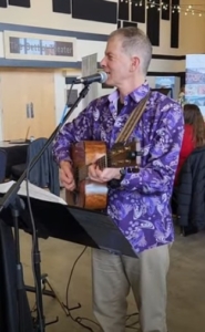 Dennis Winge performing at Oneonta Wedding Expo