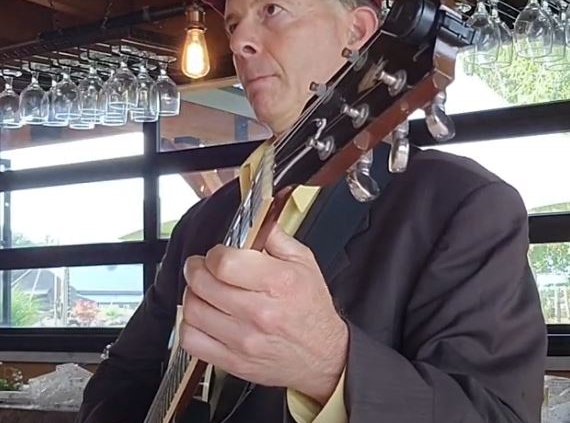 solo latin jazz guitar at wedding