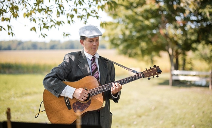 Dennis Winge solo at wedding ceremony
