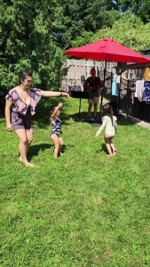 kids dancing at family party to live music