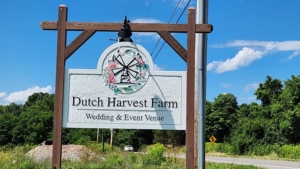 front sign at dutch harvest farm