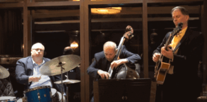 Dennis Winge jazz trio playing live