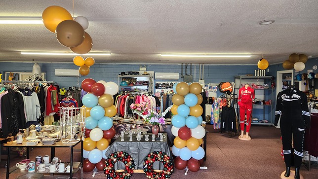 inside mae pop market